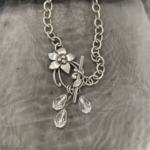 Artisan 925 Sterling Silver Flower Toggle Quartz Necklace